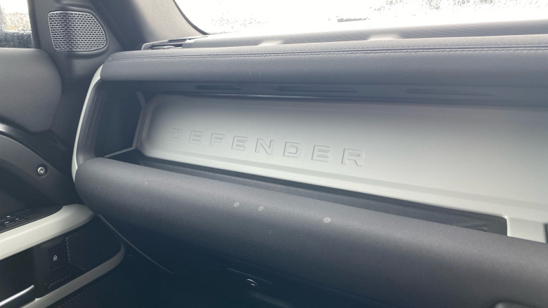 Land Rover Defender 3.0 D250 SE 110 5dr Auto Diesel Estate